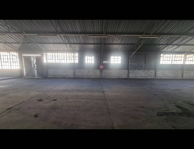 1,024M² WAREHOUSE TO LET IN BOKSBURG EAST